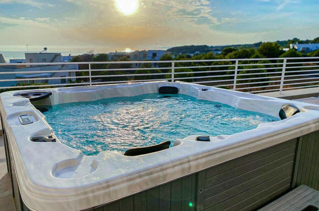 Jacuzzi Holiday Homes By Lovesud Santa Maria di Leuca Zewnętrze zdjęcie